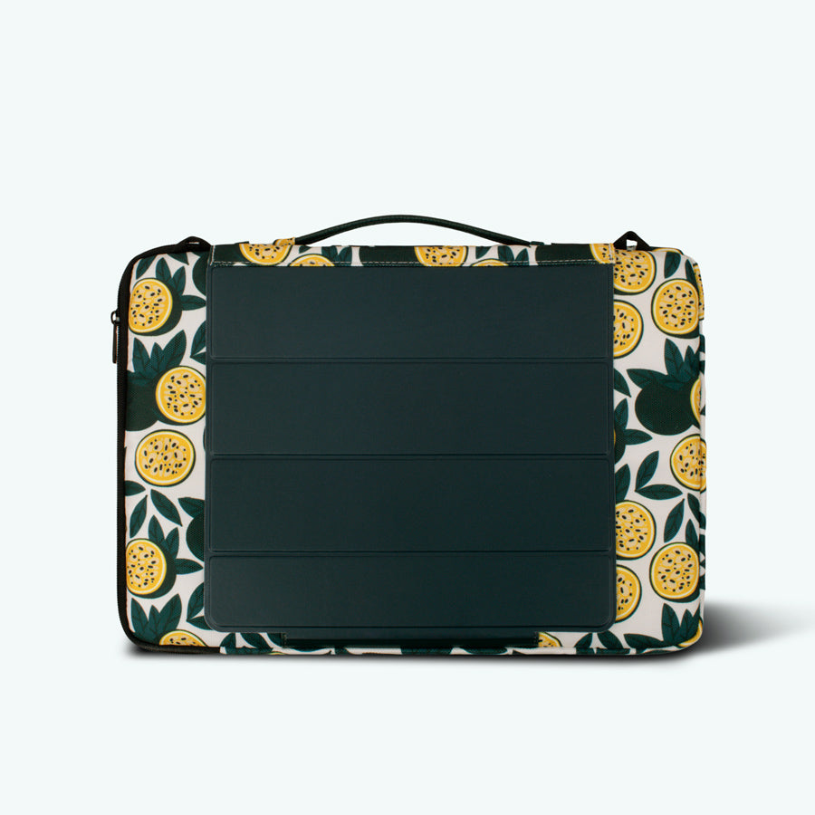 Laptop case 16 Laura Street