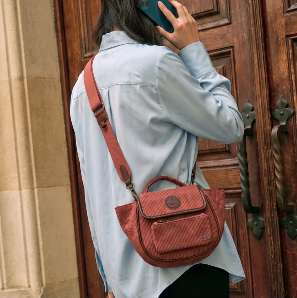 Crossbody Wanderer Mora